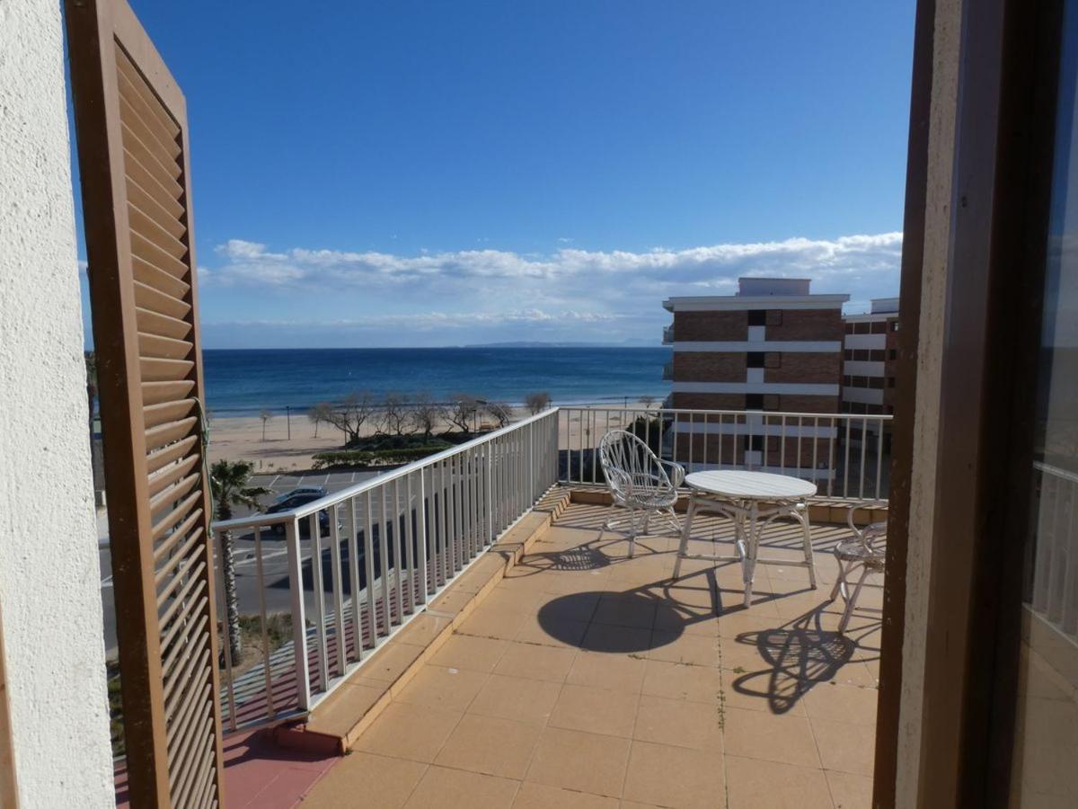 Atico Con Vista Mar. 50 M De La Playa - Casa Nova 13 Apartment Roses Bagian luar foto